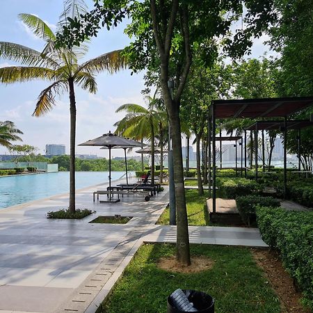 Apartament Retreat At Cybersquare Cyberjaya Zewnętrze zdjęcie