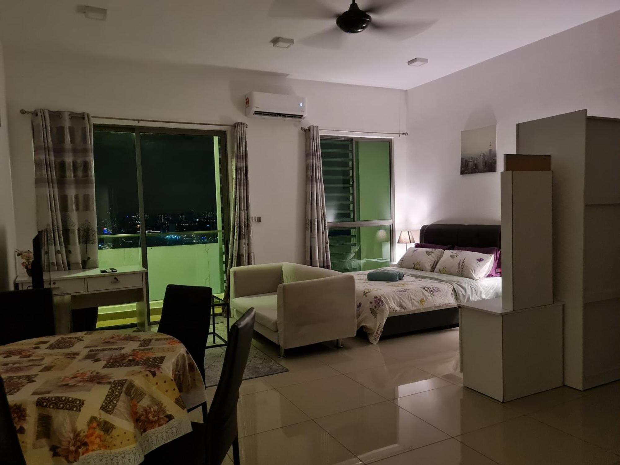 Apartament Retreat At Cybersquare Cyberjaya Zewnętrze zdjęcie
