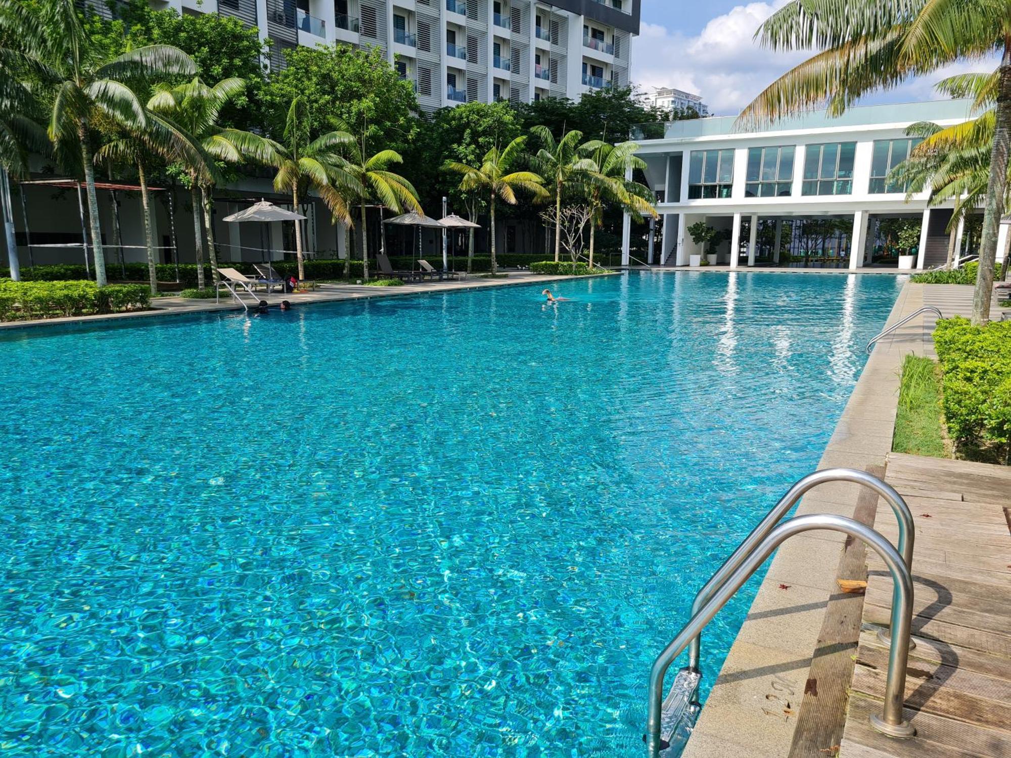Apartament Retreat At Cybersquare Cyberjaya Zewnętrze zdjęcie